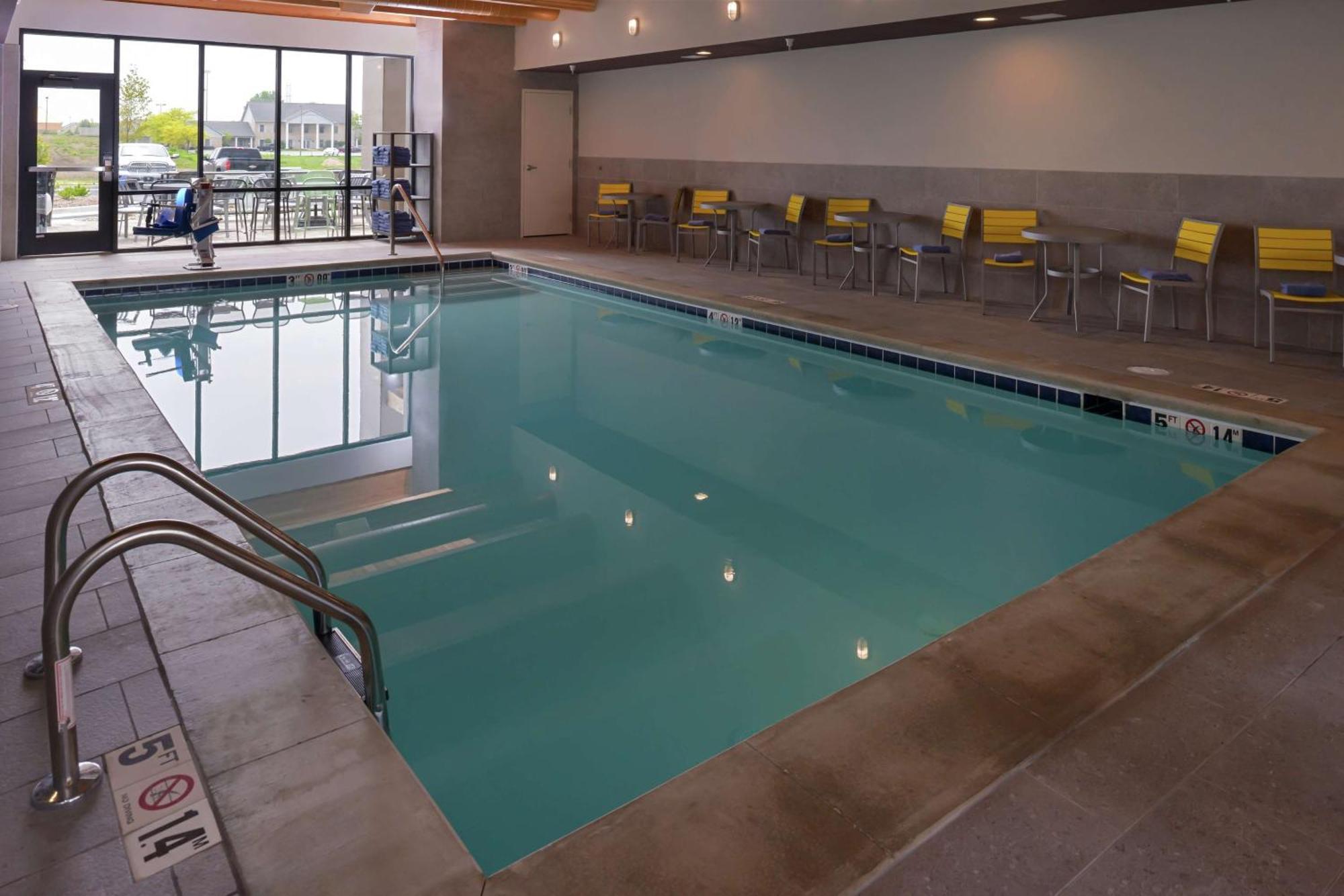 Home2 Suites By Hilton Merrillville Exterior photo